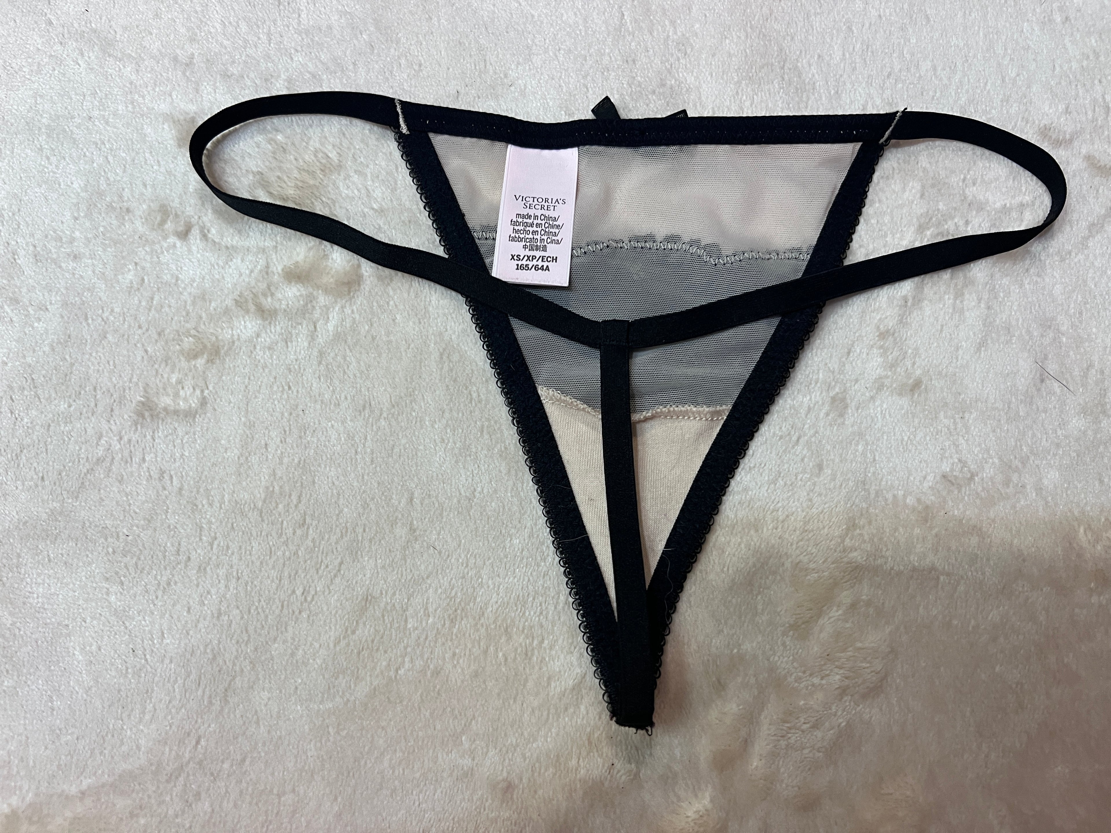 Maddie’s Worn VS Black & Tan Thong