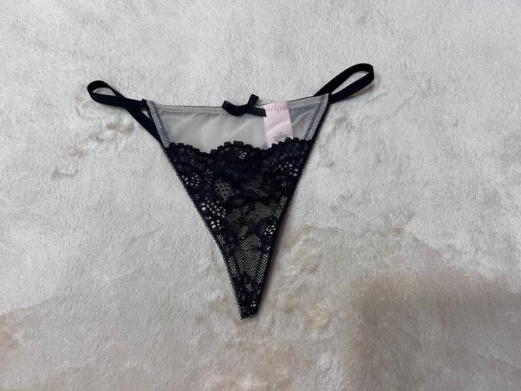 Maddie’s Worn VS Black & Tan Thong
